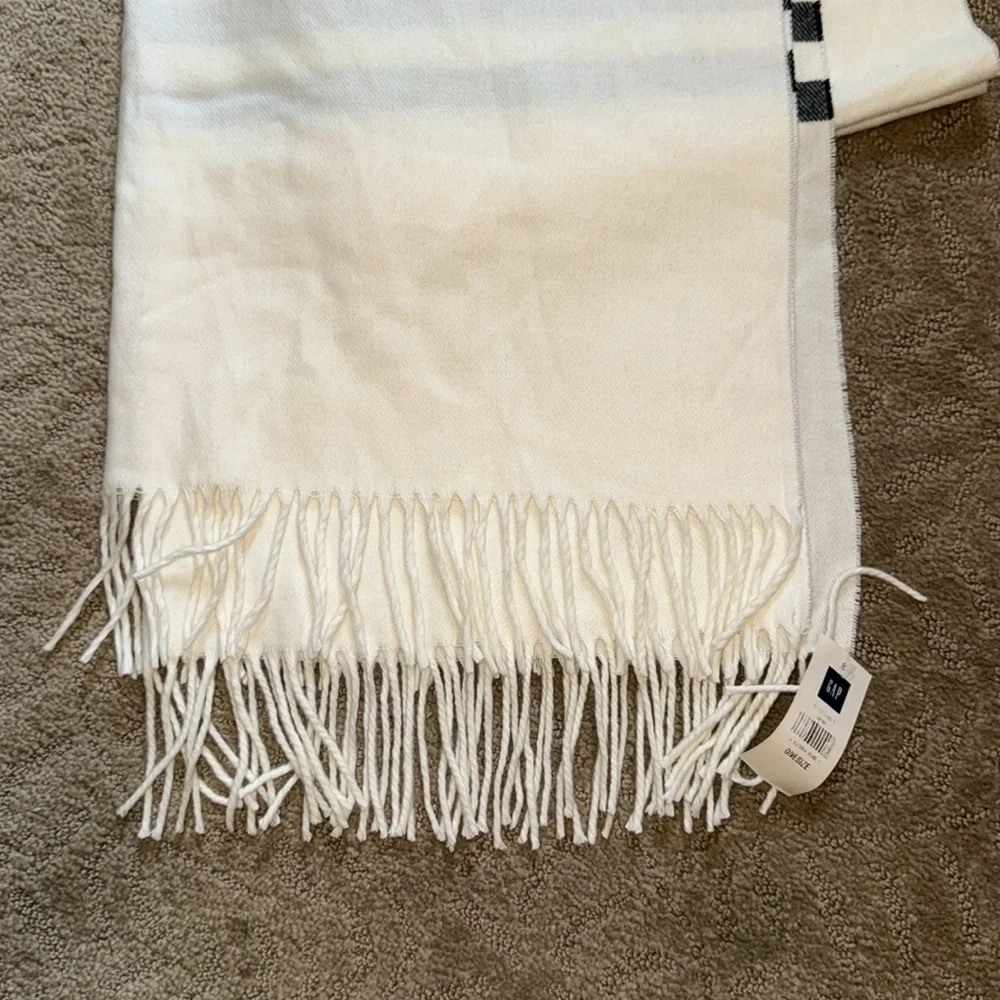Striped Black and White Throw scarf/wrap